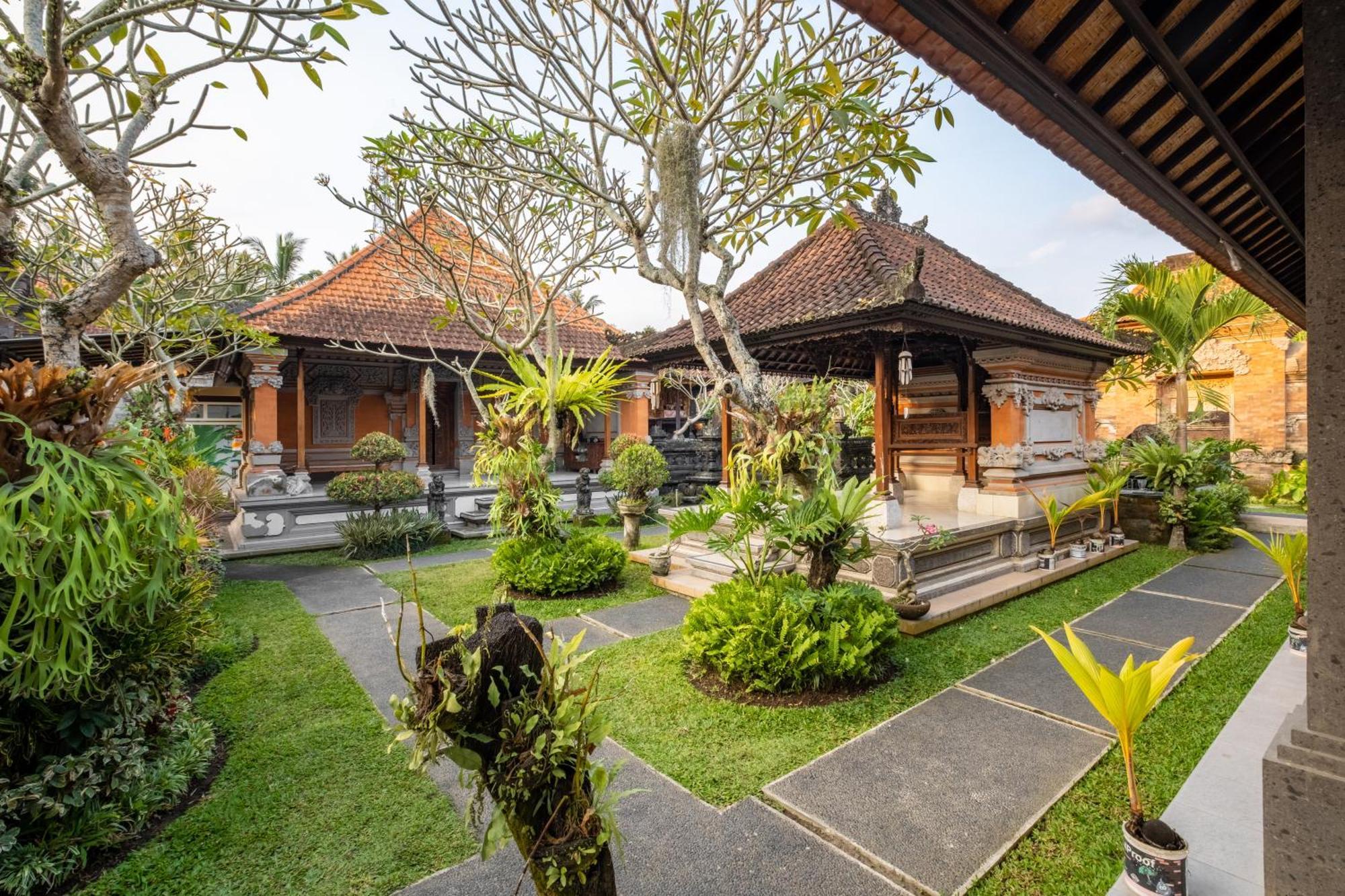 Lodge Rahayu Redpartner *