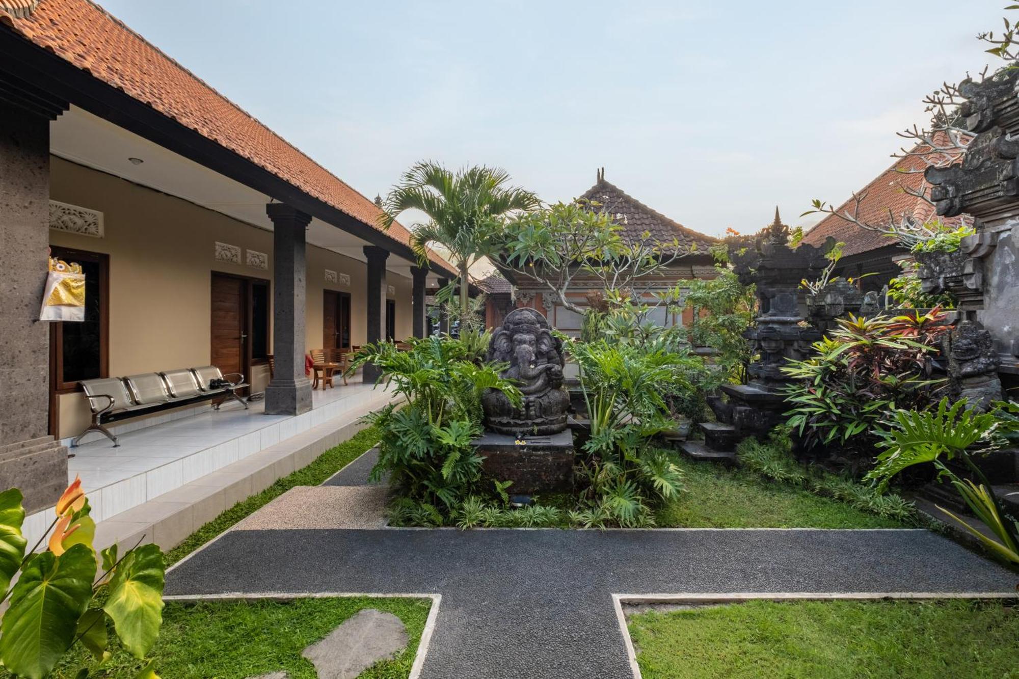 Rahayu Redpartner Lodge